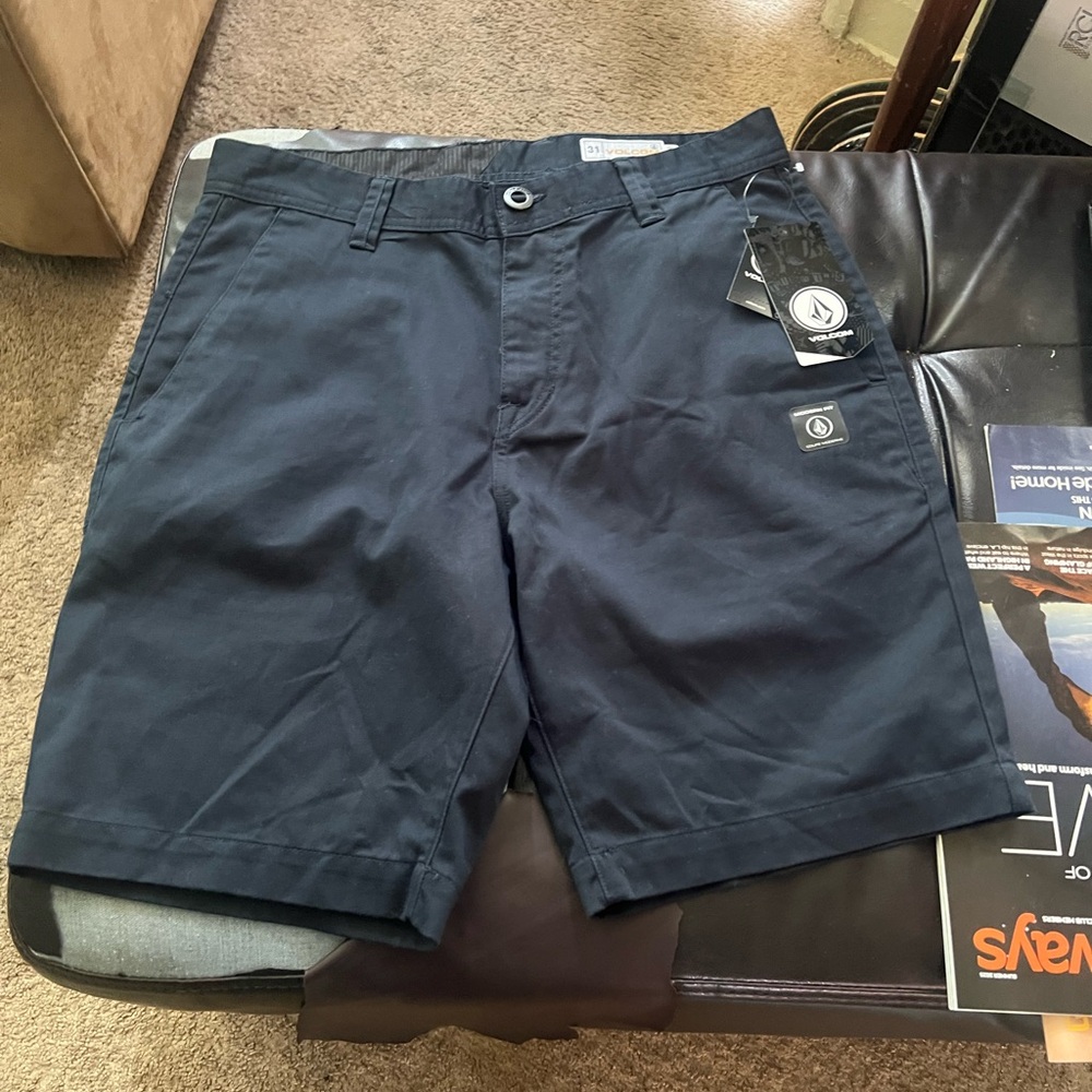 Volcom Dark Blue Flat Front Shorts Casual Style men’s 31”frckn stacker